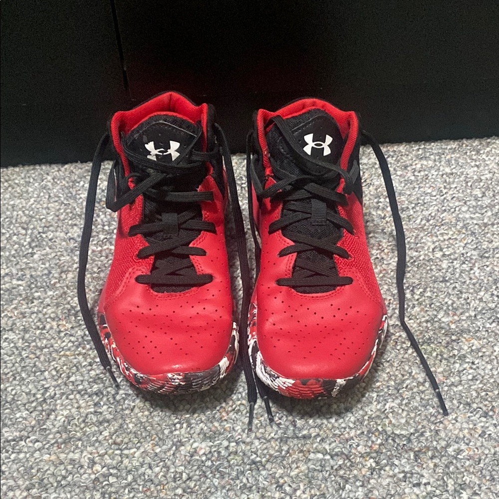 Under Armour Red and Black Basketball Shoes Mid-Top Design
